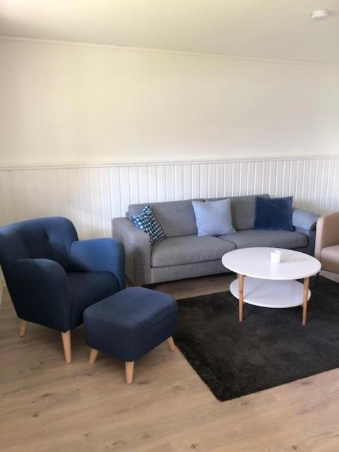 Koselig Nyoppusset 3 Roms Leilighet Med Egen Parkeringsplass I Rolige Omgivelse Naer Sjoen, 2 Mil Nord For Bergen Sentrum. Luaran gambar